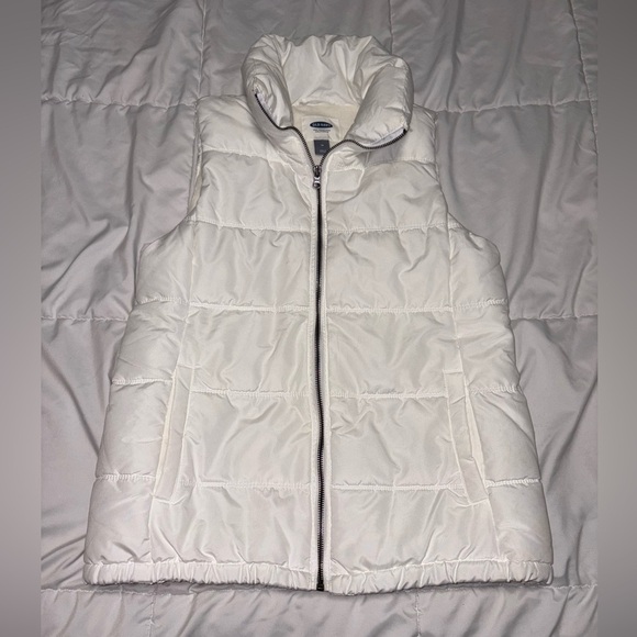 Old Navy puffer white vest fleece lined size Medium - Picture 2 of 9